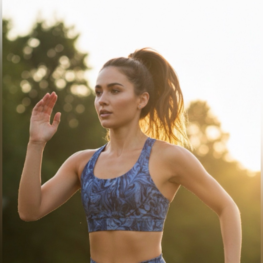 Victoria secret on point blue marble print sportwear cross back bra small run